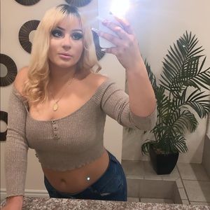 Meet your Posher, Alexandra